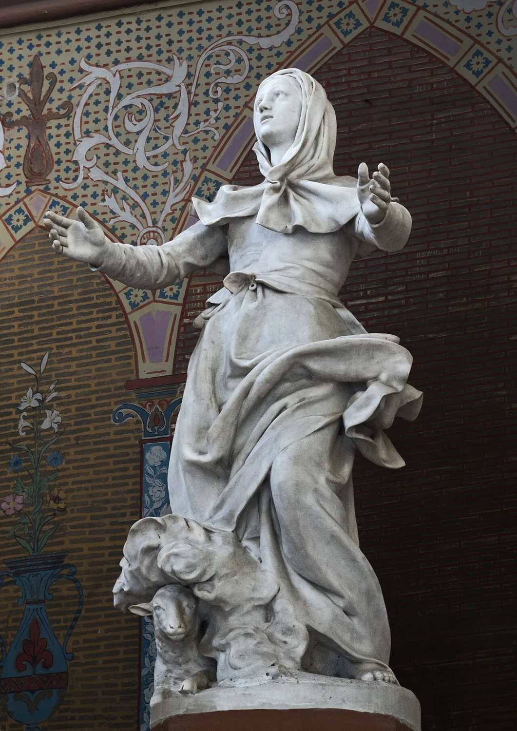 Sainte Germaine de Pibrac : Statue de Germaine de Pibrac avec des brebis, par Alexandre Falguière.
