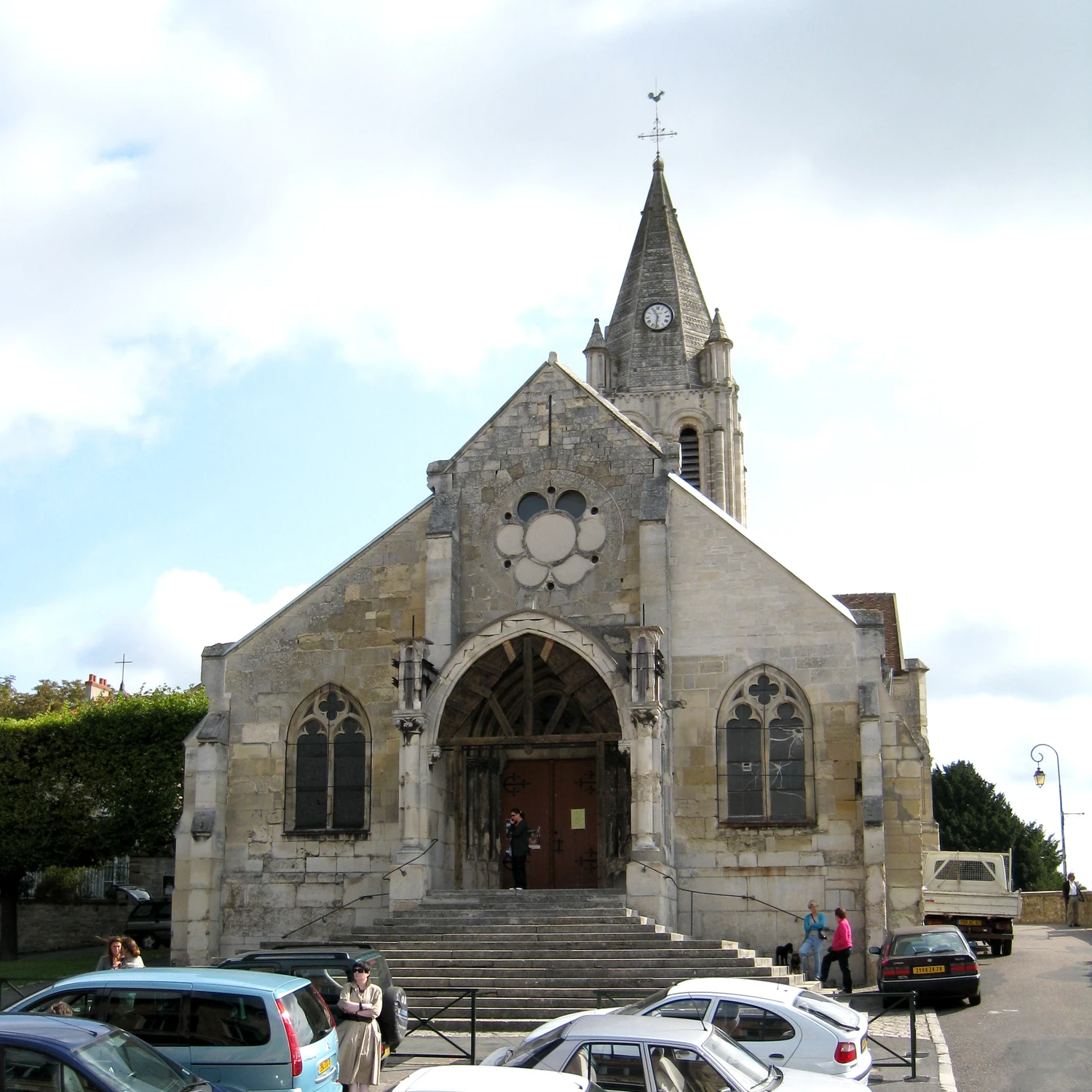 Sainte Honorine : Église Saint-Maclou de Conflans-Sainte-Honorine, lieu de conservation des reliques d’Honorine